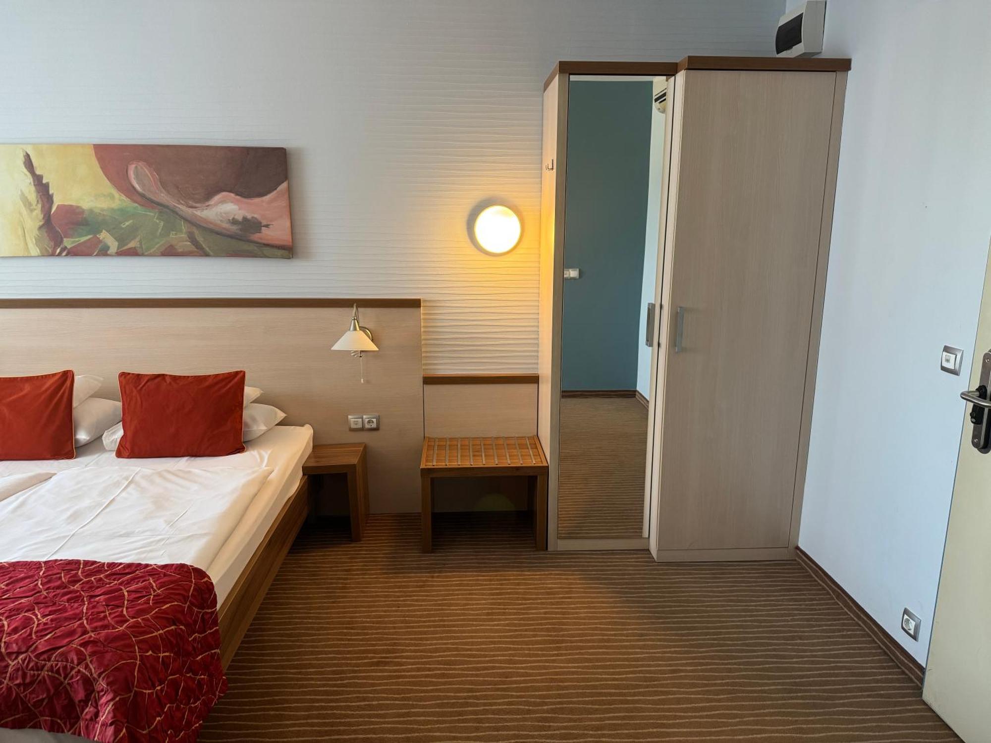 Hotel Famulus Győr Kamer foto